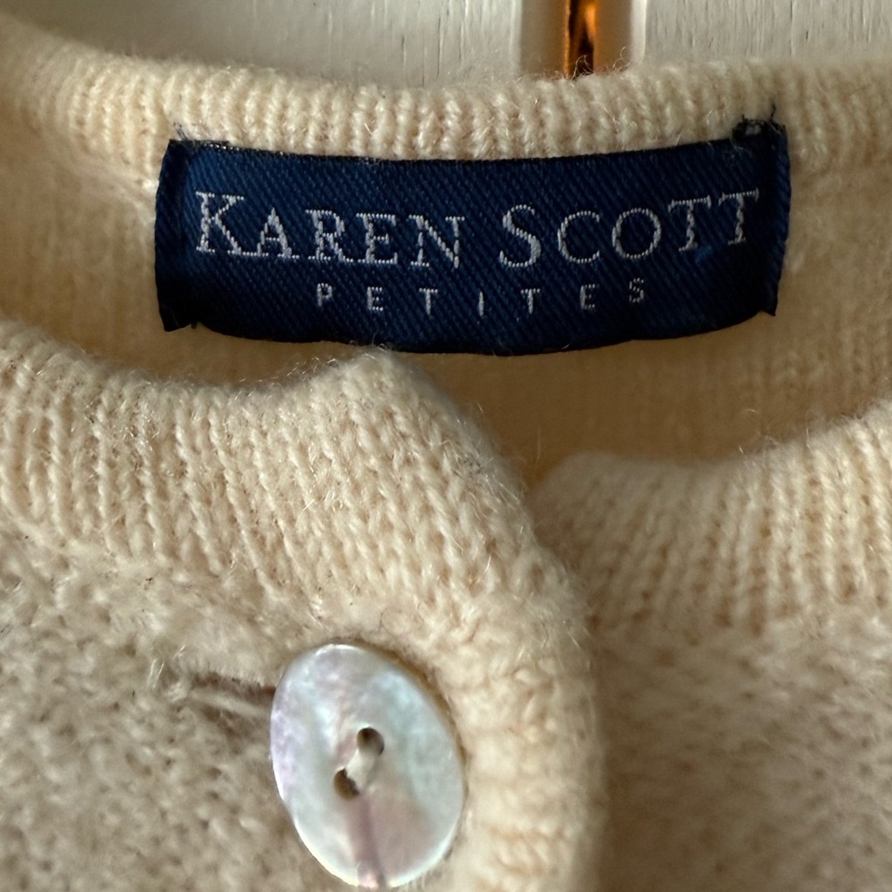 Karen Scott Cream Cardigan w Tree Design - Vintage Christmas Sweater 100% Wool - Picture 4 of 6